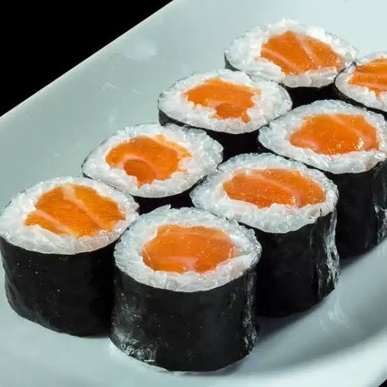 Hossomaki de salmão 4un
